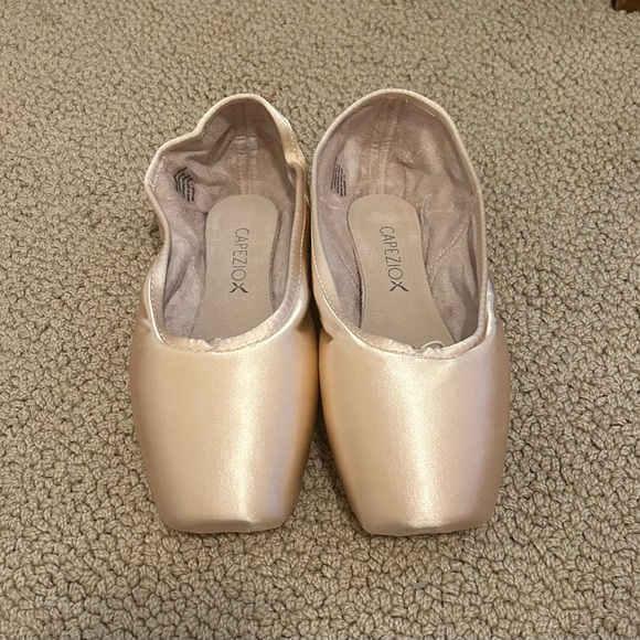 Capezio Ava pointe shoes - Picture 3 of 5